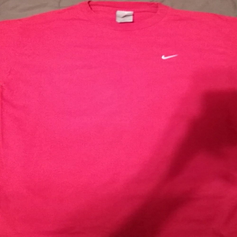 Nice red nike short sleave tee